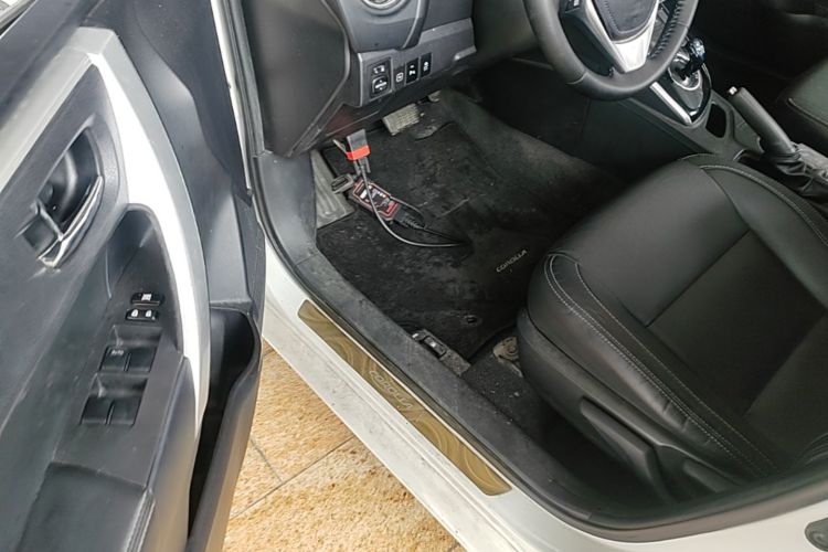 Toyota Corolla 2017 car image #16
