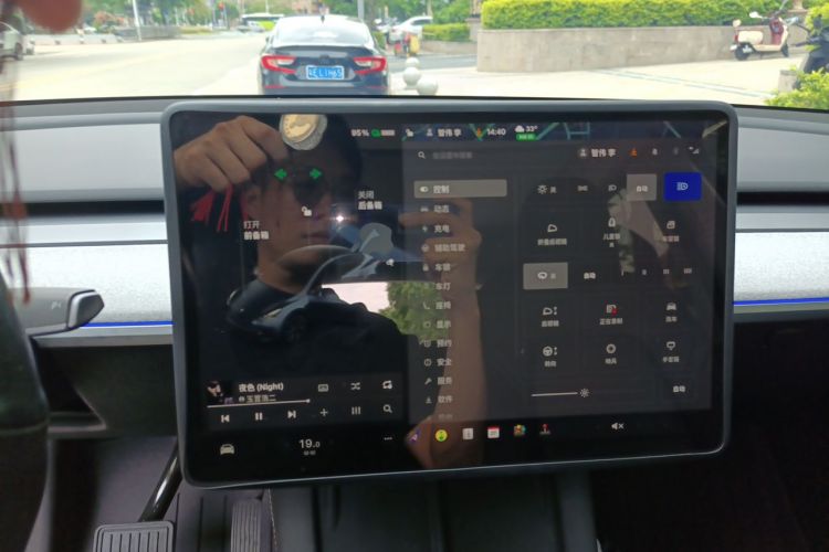 Tesla Model Y 2024 #12 Tesla Model Y 2024 car image #12