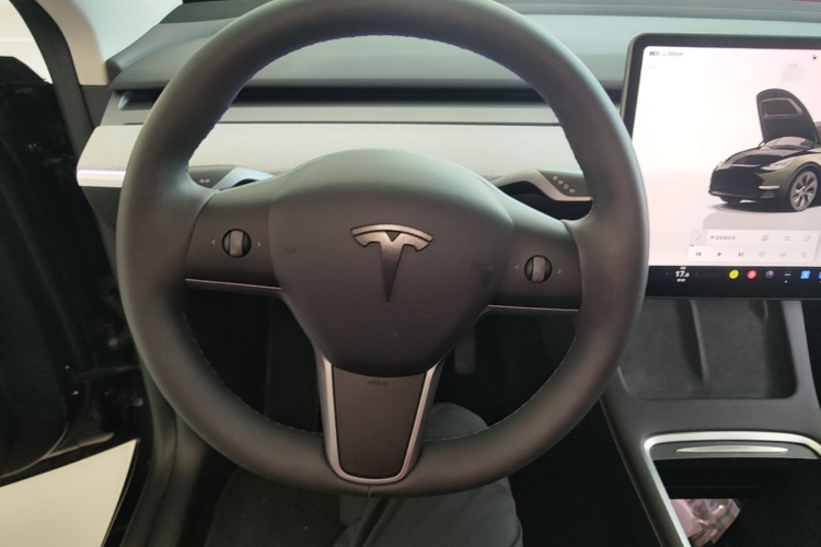 Tesla Model Y 2024 #13 Tesla Model Y 2024 immagine di auto #13