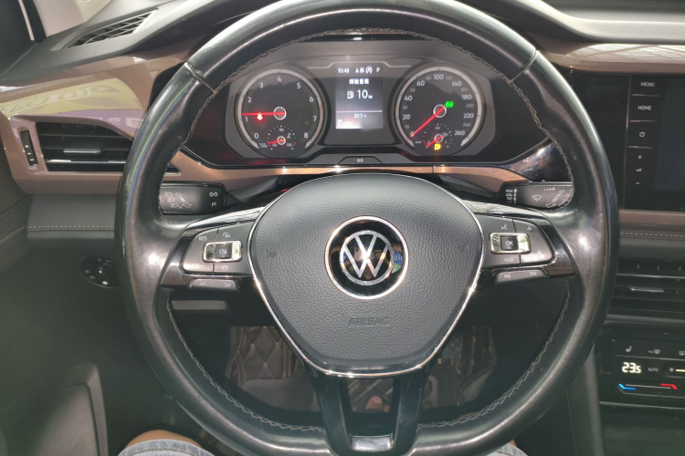 Volkswagen Tharu 2020 car image #11