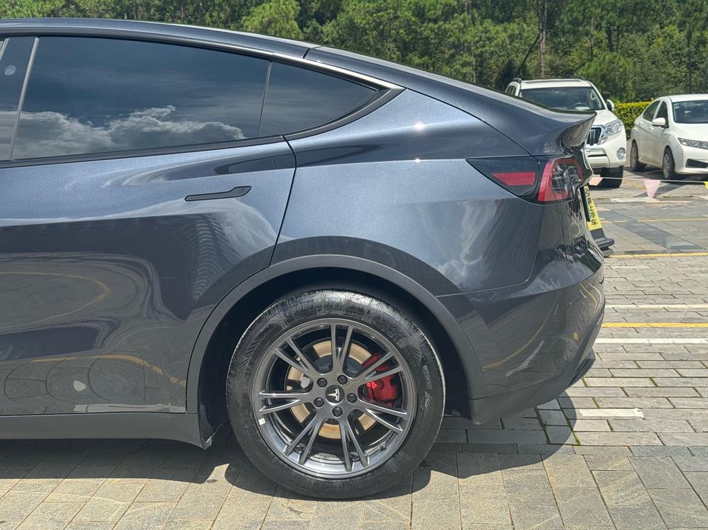 Tesla Model Y 2024 #21 Tesla Model Y 2024 car image #21