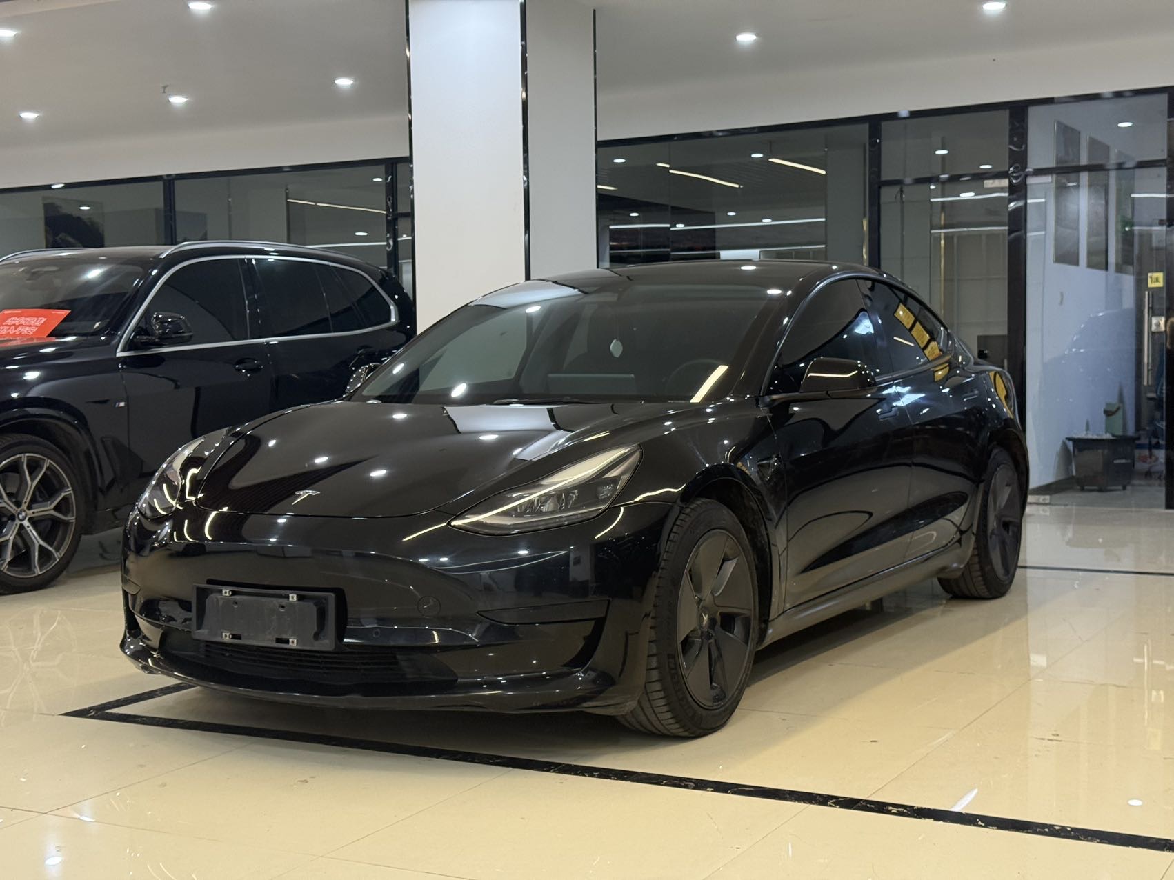 Tesla Model 3 2022 car image 