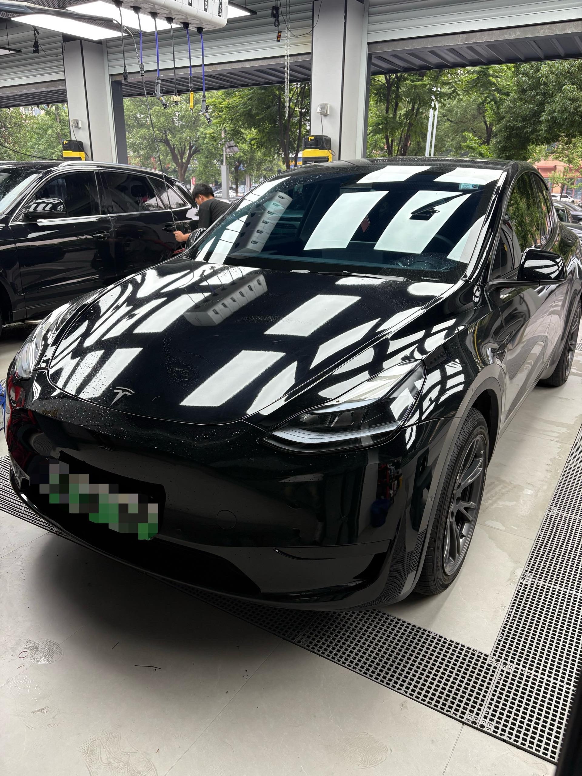 Tesla Model Y 2024 Tesla Model Y 2024 car image