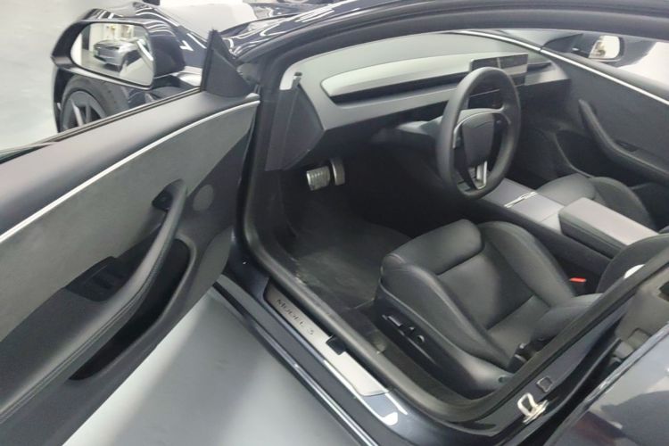 Tesla Model 3 2024 car image #16