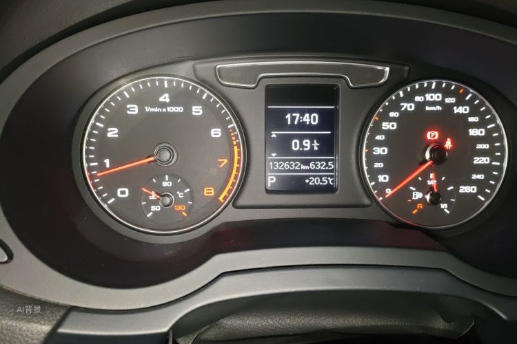Audi Q3 2017 car image #14
