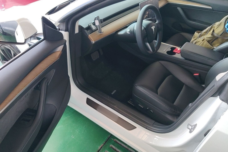 Tesla Model 3 2021 #16 Tesla Model 3 2021 car image #16