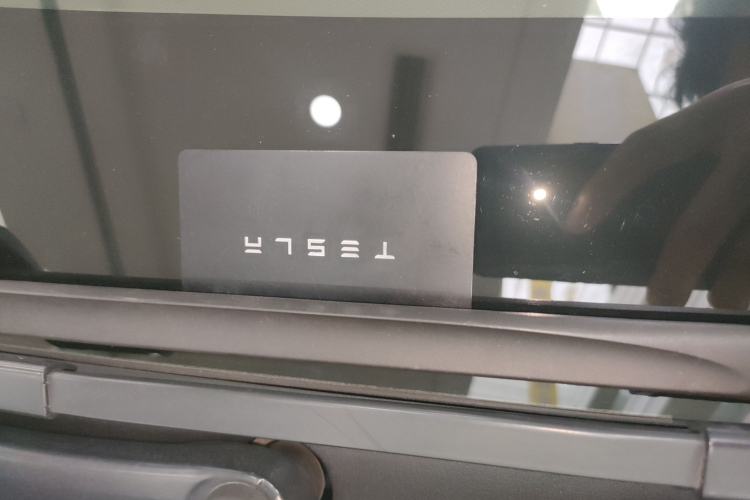 Tesla Model 3 2020 immagine di auto #9
