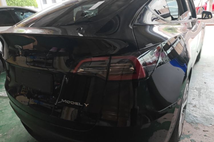 Tesla Model Y 2022 #8 Tesla Model Y 2022 car image #8