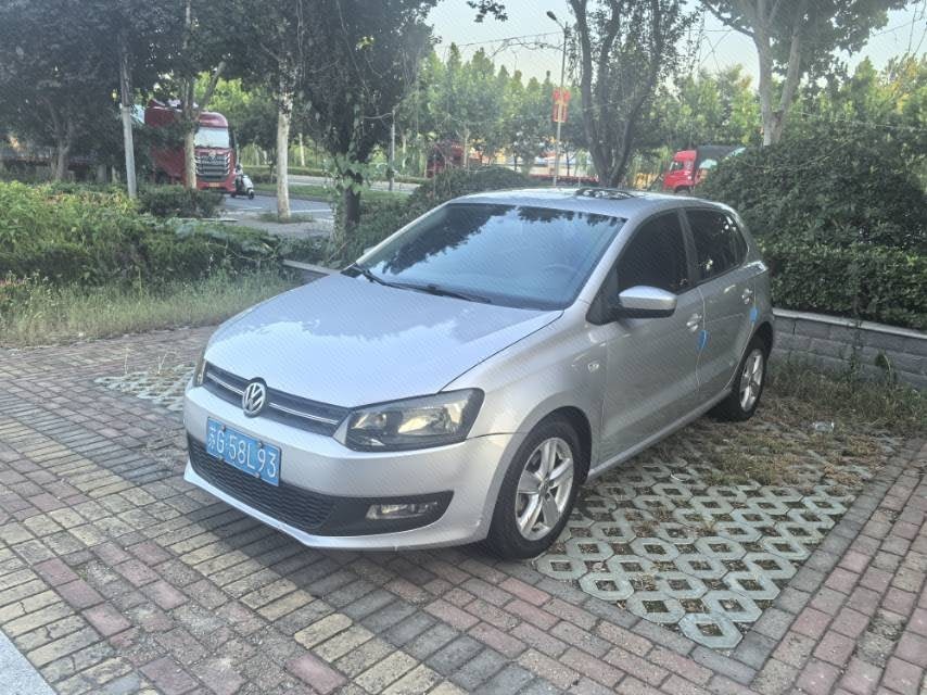 Volkswagen Polo 2012 car image 