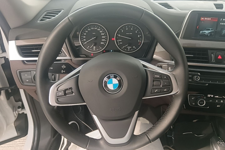 BMW X1 2017 car image #11