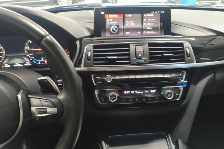 BMW 3 Series 2018 car image #13