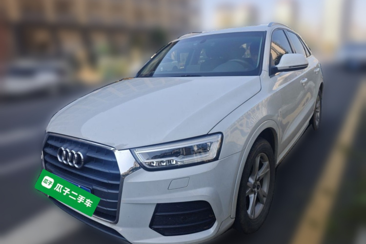 Audi Q3 2018 car image #2