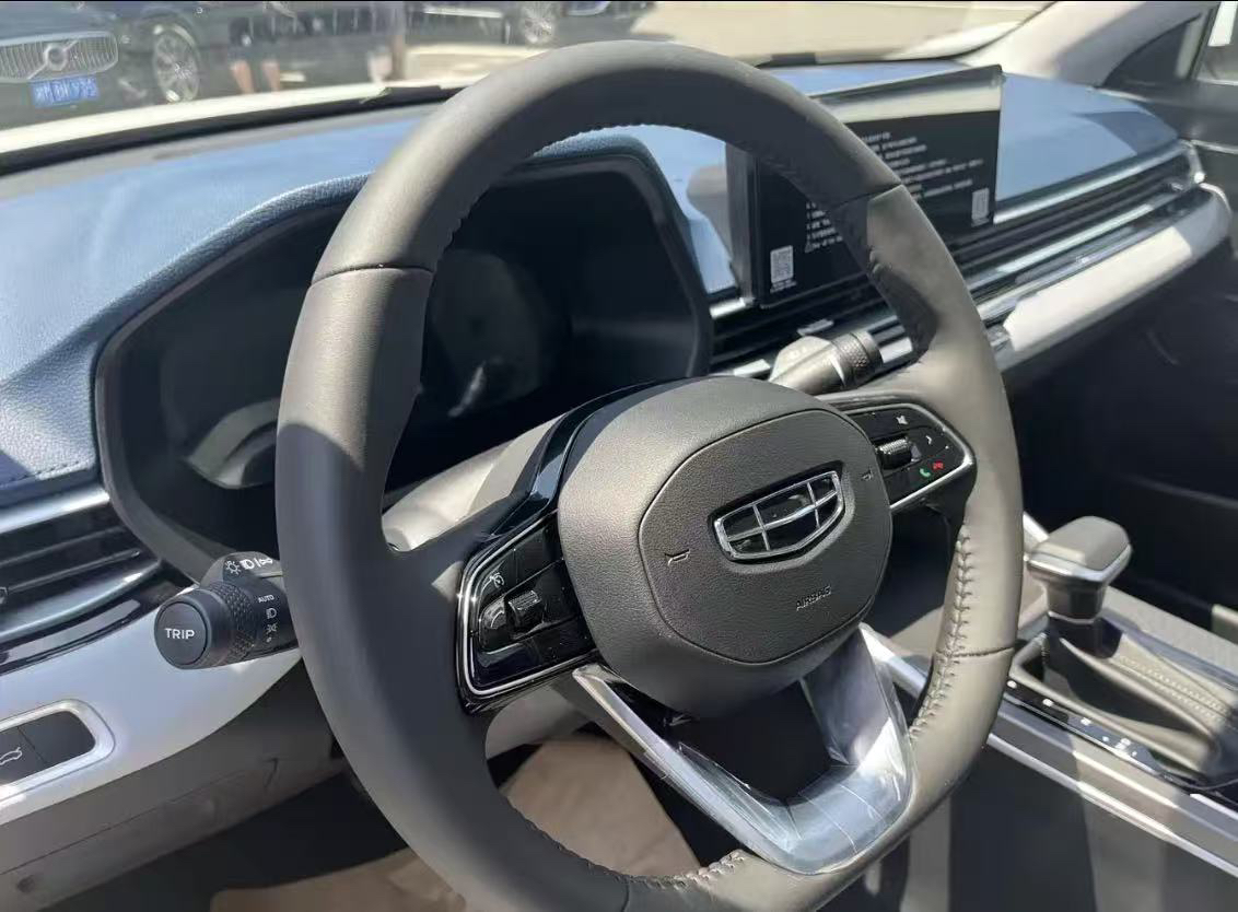 GEELY Emgrand 2022 car image #12