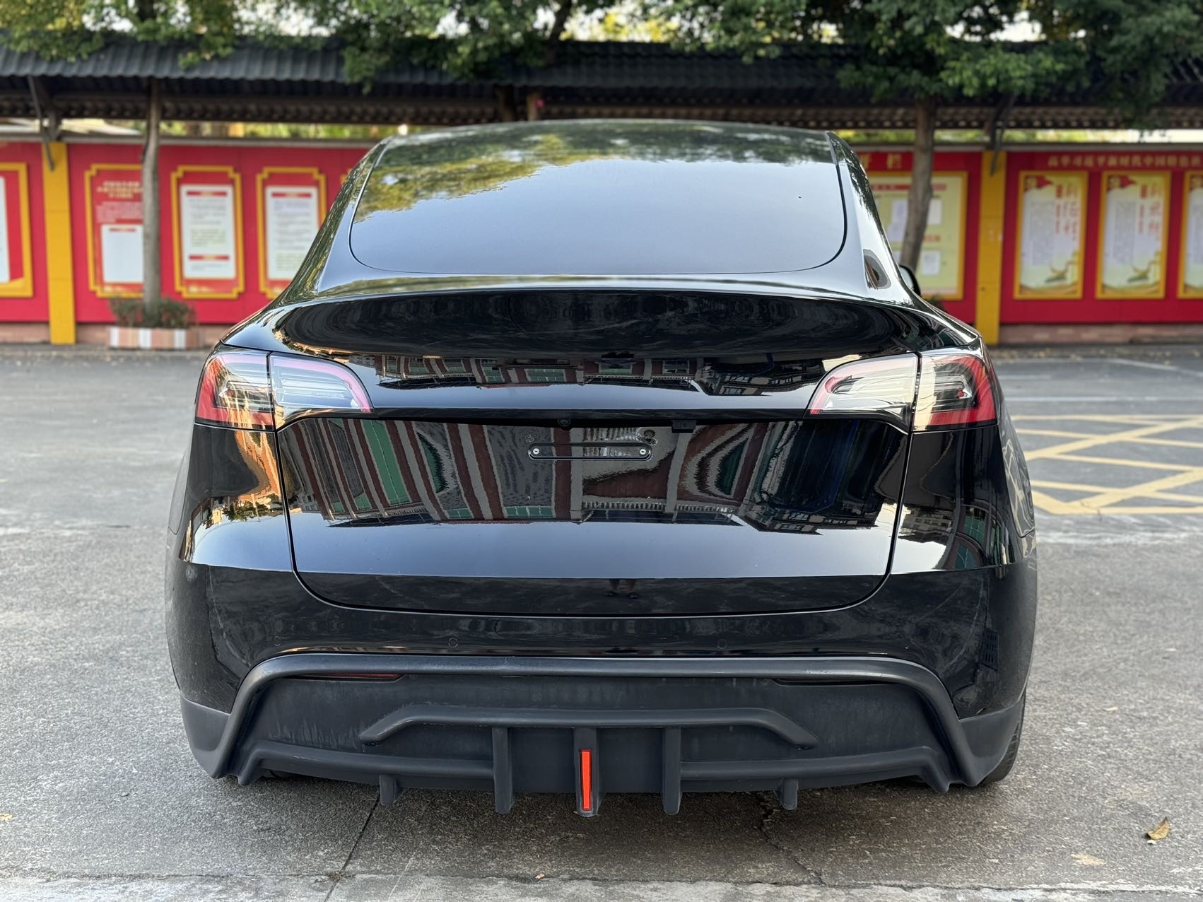 Tesla Model Y 2021 #8 Tesla Model Y 2021 car image #8