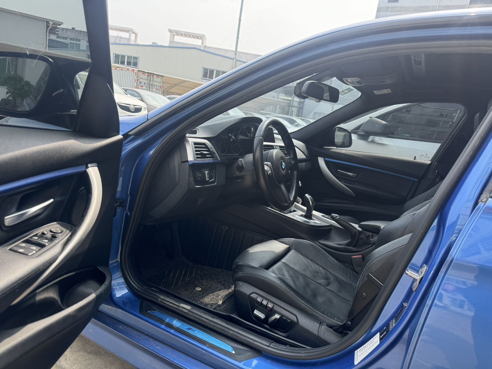 BMW 3 Series 2018 car image #3
