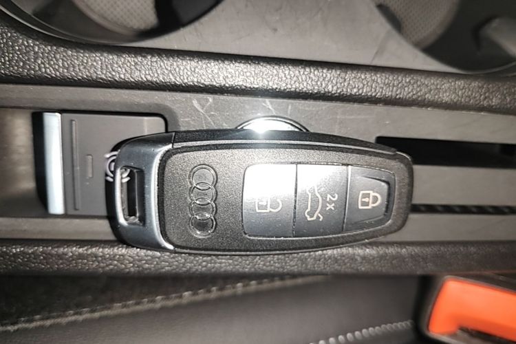 Audi A3 2023 صورة سيارة #9