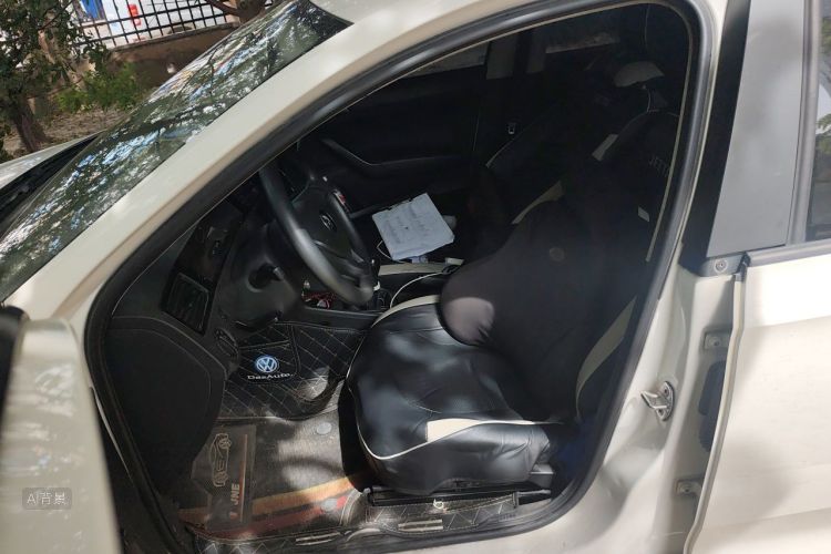 Volkswagen Santana 2018 car image #17