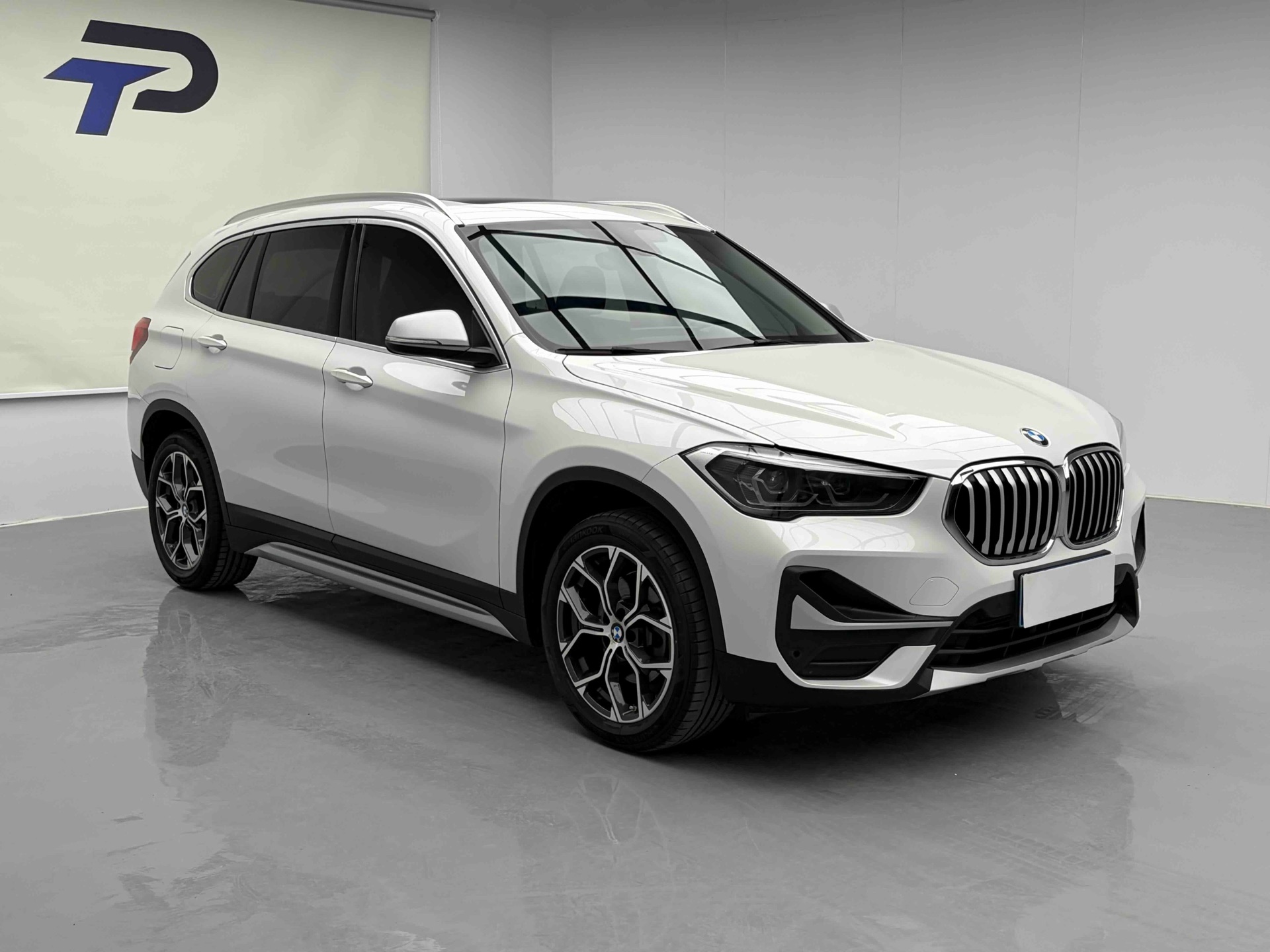 2023 car image #3