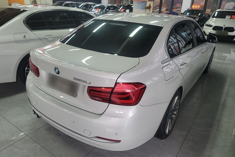 BMW 3 Series 2019 car image #7