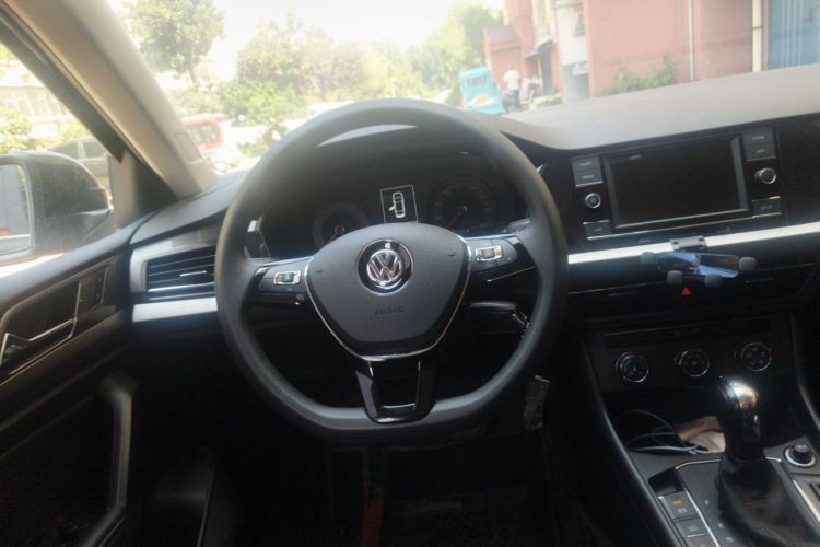 Volkswagen Lavida 2019 #11 Volkswagen Lavida 2019 car image #11