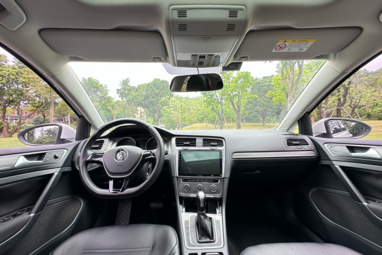Volkswagen Golf 2016 car image #11