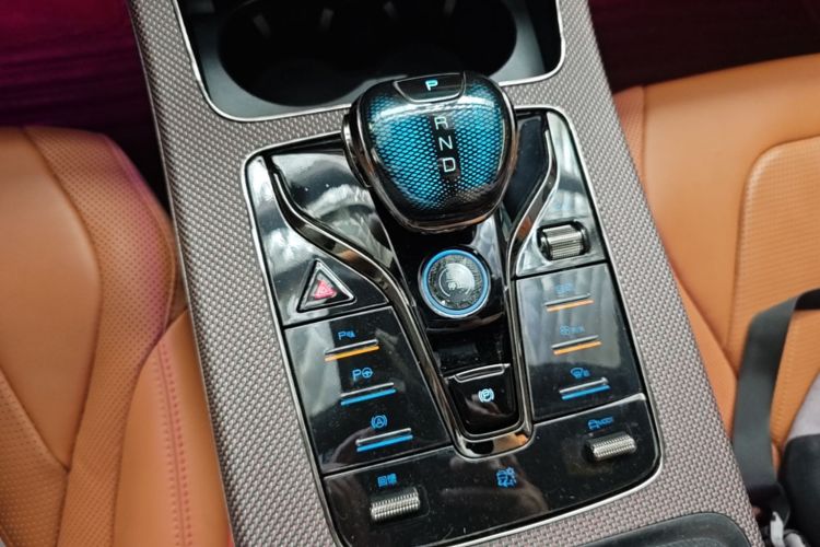 BYD Han 2022 car image #18