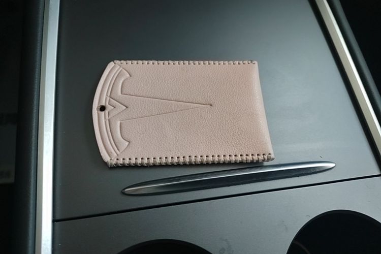 Tesla Model Y 2022 car image #14