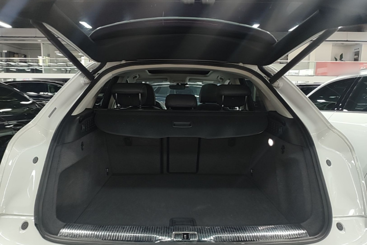 Audi Q3 2019 #19 Audi Q3 2019 car image #19