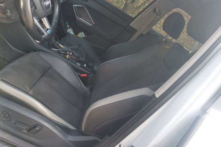 Audi Q3 2023 car image #19