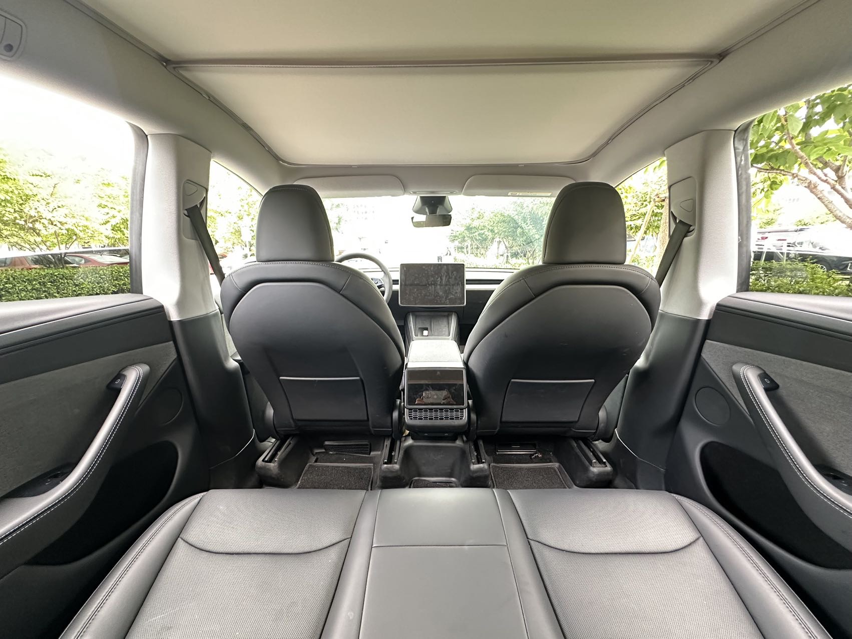 Tesla Model Y 2025 car image #14