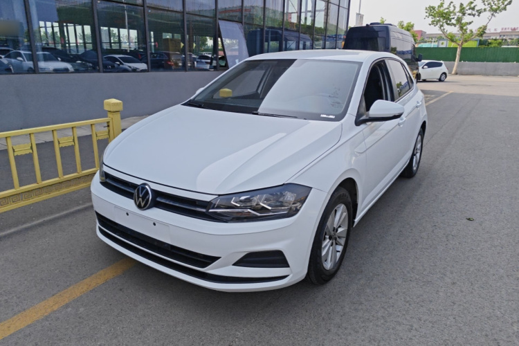 Volkswagen Polo 2023 car image #2