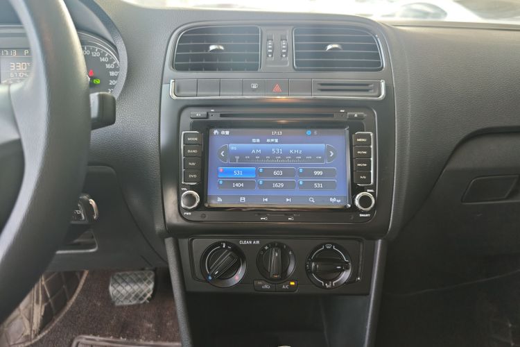 Volkswagen Polo 2017 #13 Volkswagen Polo 2017 car image #13