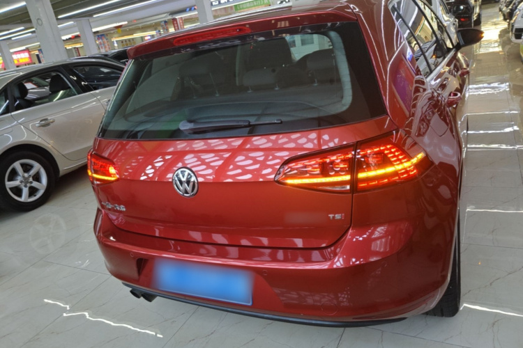 Volkswagen Golf 2015 car image #6
