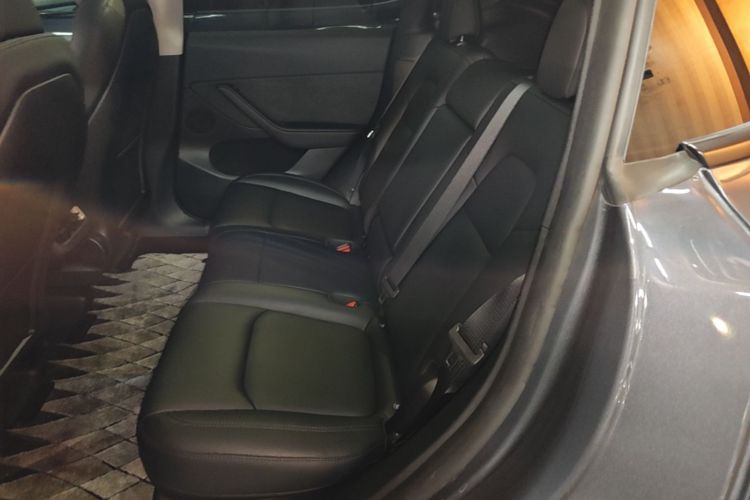 Tesla Model Y 2023 #17 Tesla Model Y 2023 car image #17