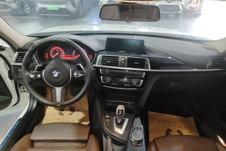 BMW 3 Series 2019 #10 BMW 3 Series 2019 car image #10