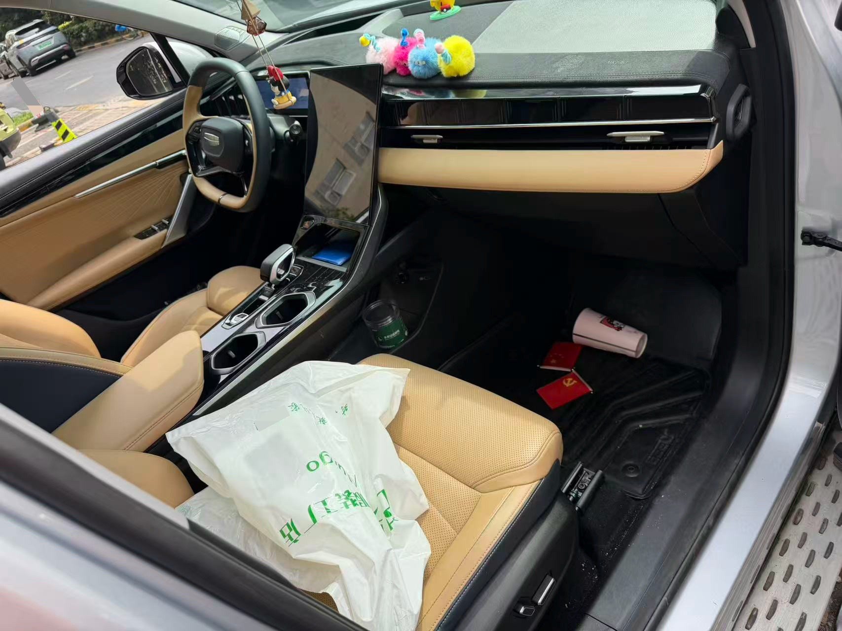 GEELY Boyue L 2022 car image #6