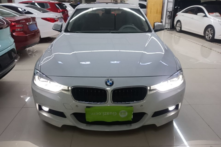 BMW 3 Series 2018 #3 BMW 3 Series 2018 صورة سيارة #3