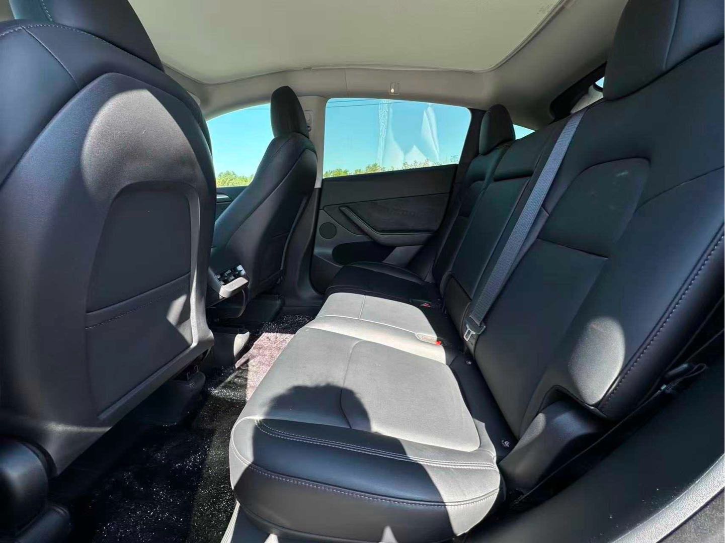 Tesla Model Y 2023 صورة سيارة #8