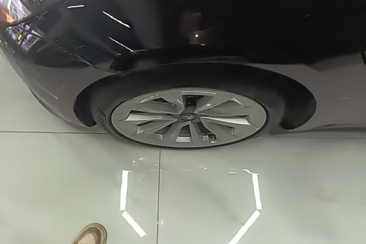 Tesla Model 3 2021 car image #9