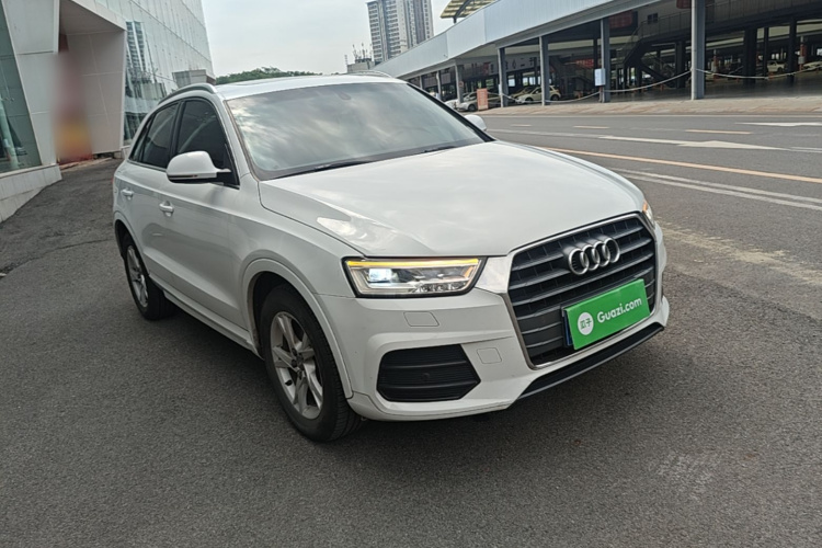 Audi Q3 2019 car image #4