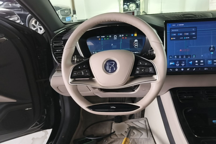BYD Han 2024 car image #11