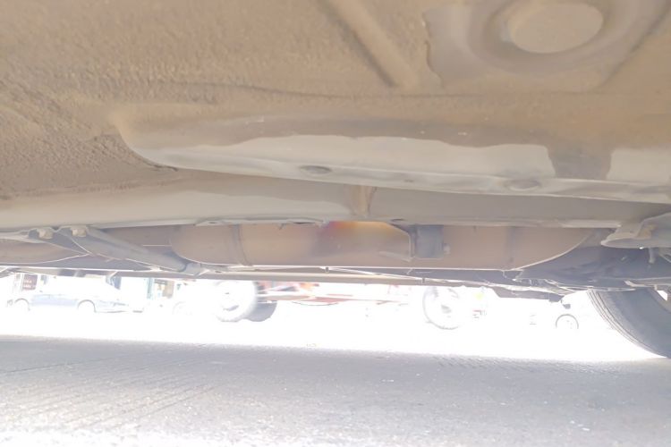 2015 car image #23