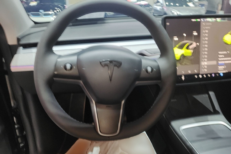Tesla Model Y 2023 #11 Tesla Model Y 2023 car image #11