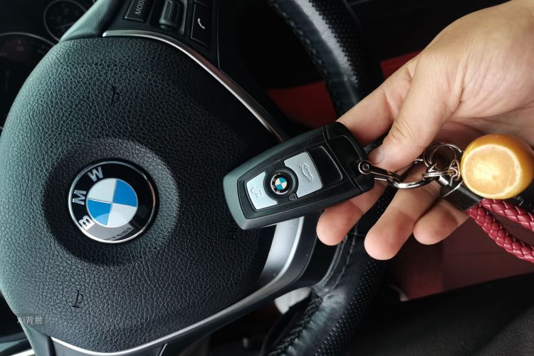 BMW 3 Series 2018 #10 BMW 3 Series 2018 car image #10