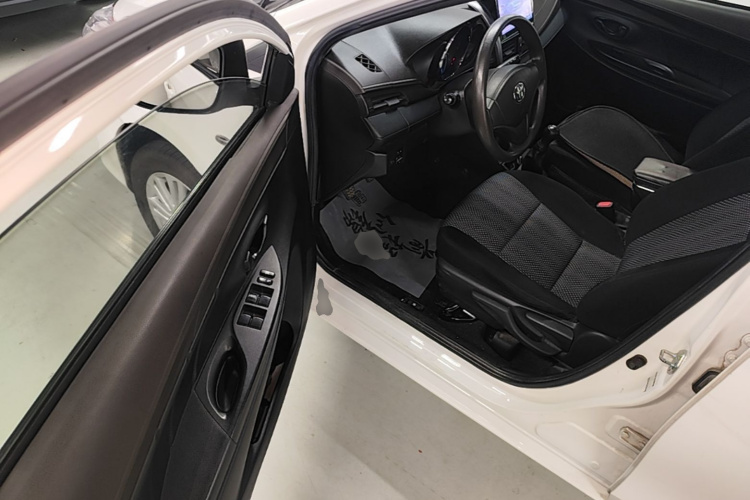 Toyota Vios 2015 car image #16