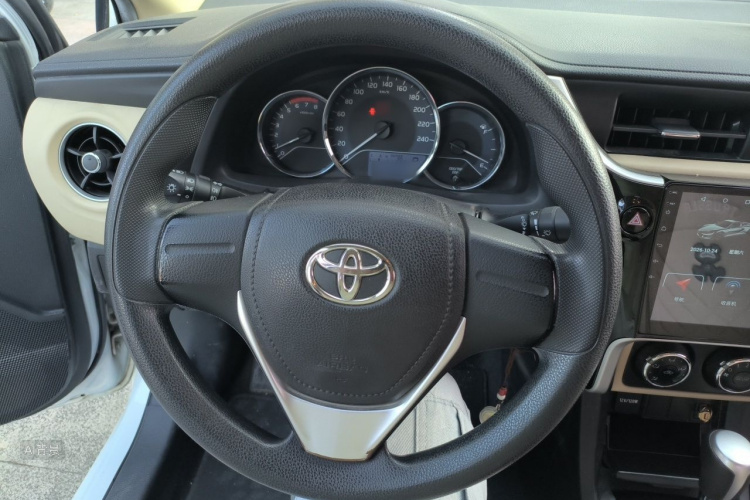 Toyota Corolla 2018 car image #12