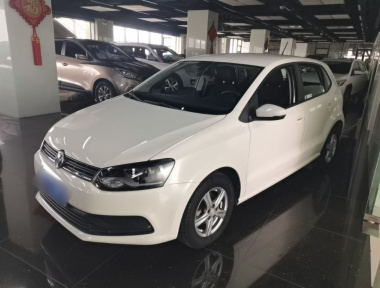 Volkswagen Polo 2015 Volkswagen Polo 2015 car image