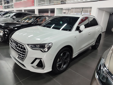 Audi Q3 2023 Audi Q3 2023 immagine di auto