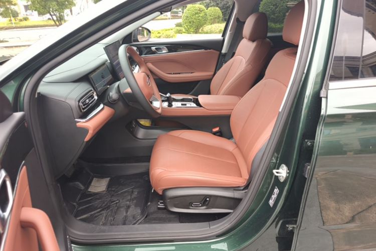 GEELY Emgrand 2025 #15 GEELY Emgrand 2025 car image #15