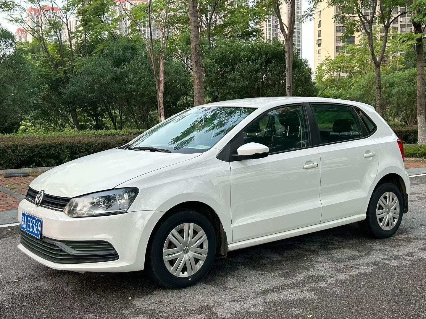 Volkswagen Polo 2014 Volkswagen Polo 2014 car image